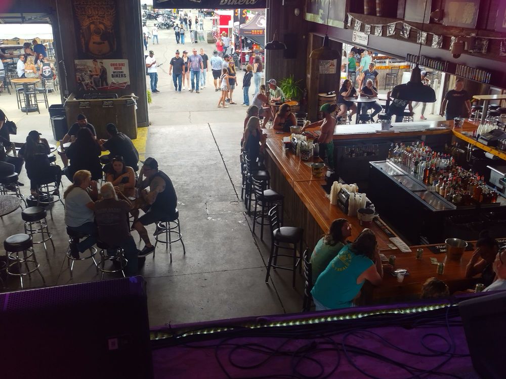 BARREL HOUSE SALOON Updated October 2024 101 W Shoreline Dr