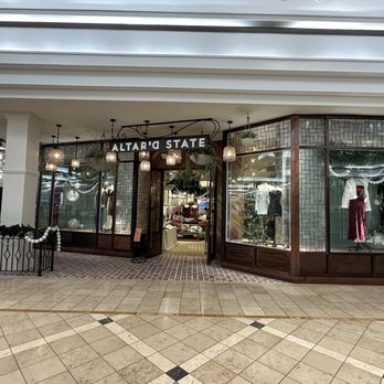 Altar'd State - Such a cute entrance! And the clothes are fabulous! - Women's Clothing Near Me - Fort Lauderdale, Florida