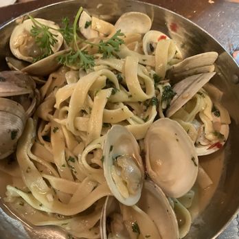 Pane e Vino - Linguine alle Vongole - Italian Near Me - Miami Beach, Florida