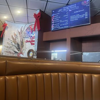 Lee's Seafood Boil - Inside - Seafood Near Me - Columbus, Ohio