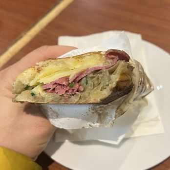 Chez Alain Miam Miam - Comte cheese, smoked ham, and stewed onions - Creperies Near Me - Paris, 75 Chez Alain Miam Miam - Comte cheese, smoked ham, and stewed onions - Creperies Near Me - Paris, 75