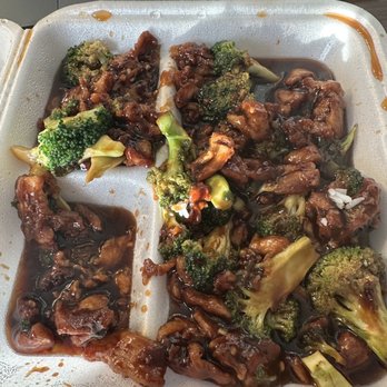 Super China - Chicken and broccoli - Chinese Near Me - Austin, Texas