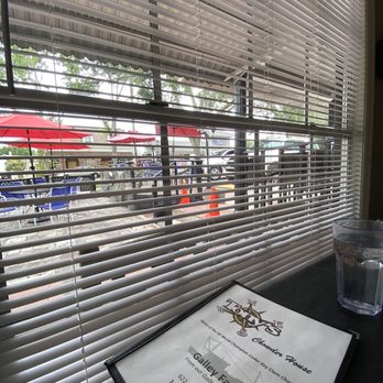Tonys Chowder House - Seafood Near Me - Mount Dora, Florida