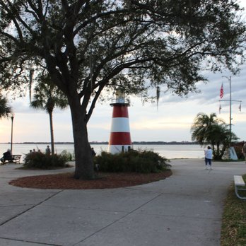 Grantham Point - Mount Dora lighthouse - Parks Near Me - Mount Dora, Florida