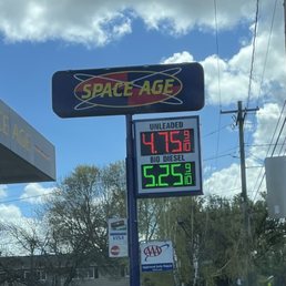 Exterior outside entrance of Space Age Fuel - 17th - Gas prices 4/15/22 - Portland, Oregon Exterior outside entrance of Space Age Fuel - 17th - Gas prices 4/15/22 - Portland, Oregon