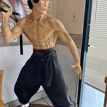 Sky Cafe - Statue of Bruce Lee - Chinese Near Me - Daly City, California Sky Cafe - Statue of Bruce Lee - Chinese Near Me - Daly City, California
