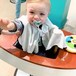 Manta's Cuts Kids Salon