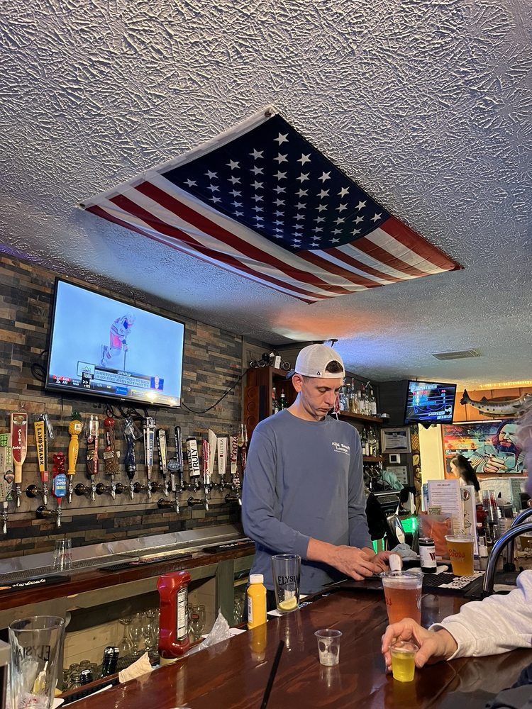 The Alibi Beach Lounge And Grill