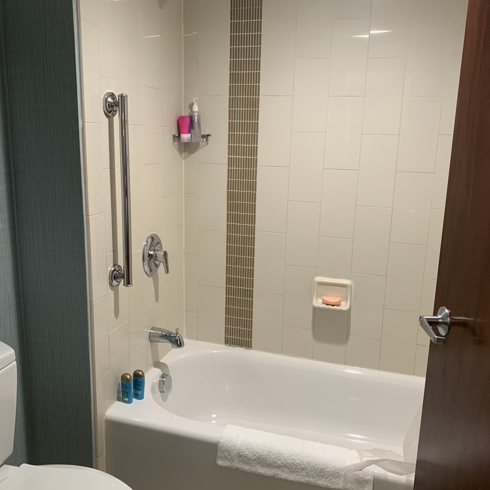 Hyatt Place Secaucus/Meadowlands - Shower/toilet - Hotels Near Me - Secaucus, New Jersey Hyatt Place Secaucus/Meadowlands - Shower/toilet - Hotels Near Me - Secaucus, New Jersey