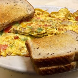 Frank's Restaurant - Hearty vegetarian omelette! A very traditional American breakfast place :)