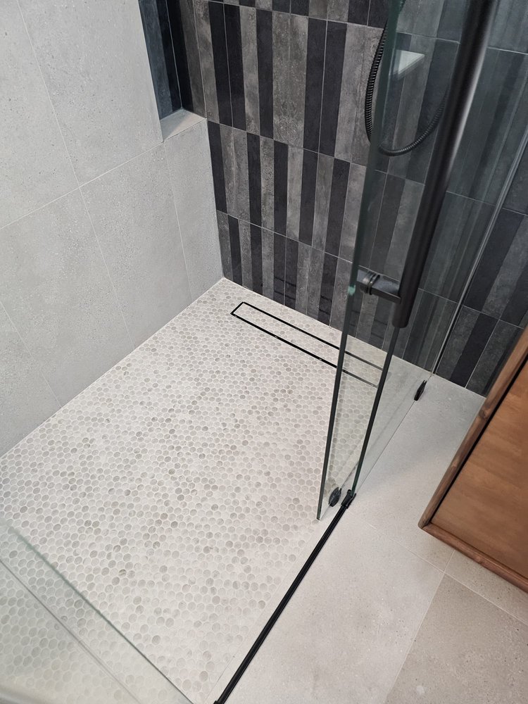 Slide of Guzman Contracting