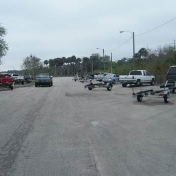 Cameron Wight Park - Large parking area - Parks Near Me - Sanford, Florida