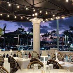 Matteo's Trattoria - Sunset on the patio