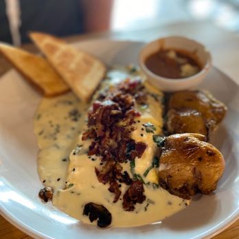 Avocato Cocina Creativa - Florentine egg omelet - Mexican Near Me - Puerto Peñasco, SON
