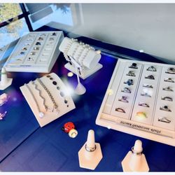 JW Jewelers - Jewelry options