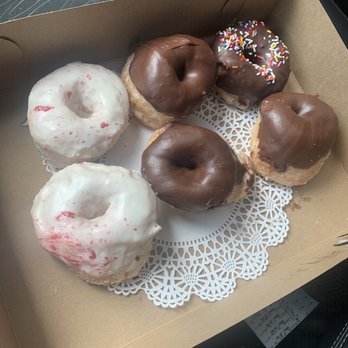 B's Bakery - Donuts - Bakeries Near Me - Frankfort, Kentucky B's Bakery - Donuts - Bakeries Near Me - Frankfort, Kentucky