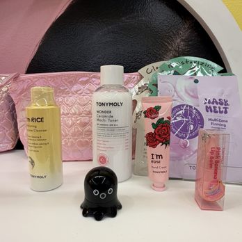 Tonymoly - Travel Set (Light Pink Pouch Included) - Pop-up Shops Near Me - New York, New York Tonymoly - Travel Set (Light Pink Pouch Included) - Pop-up Shops Near Me - New York, New York