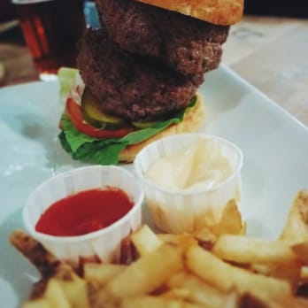 The Dark Horse - Devoured this double classic burger. Feel so incredibly stuffed. - Music Venues Near Me - Birmingham, XWM