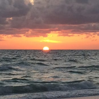Cedar Cove Resort & Cottages - Hotels Near Me - Holmes Beach, Florida