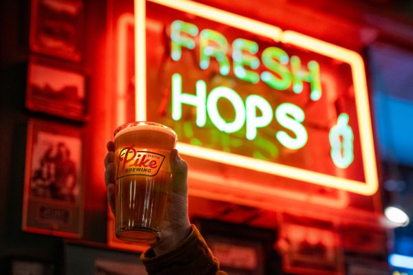 Pike Pub by null