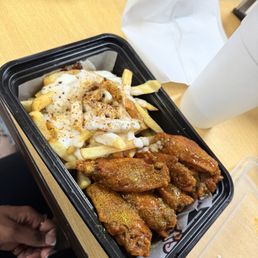 10-piece Wings w/ fries 10-piece Wings w/ fries