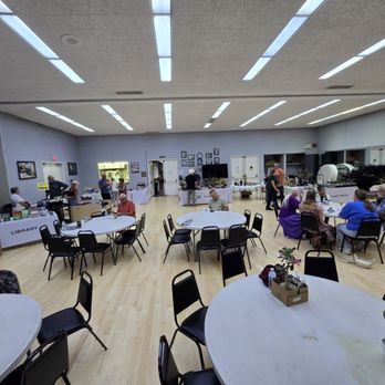 ONEgeneration Senior Enrichment Center - Spacious room - Community Service/Non-Profit Near Me - Reseda, California ONEgeneration Senior Enrichment Center - Spacious room - Community Service/Non-Profit Near Me - Reseda, California