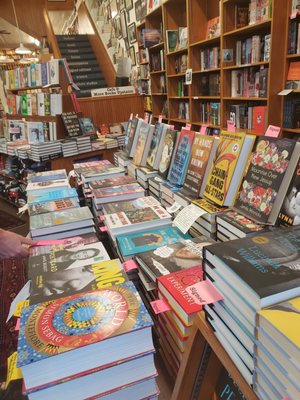 Square Books by null