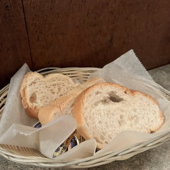 Dontino's Italian Restaurant - Bread - Italian Near Me - Akron, Ohio Dontino's Italian Restaurant - Bread - Italian Near Me - Akron, Ohio