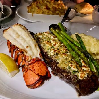 Willoughby's On Park - Prime NY Strip, Gorgonzola Gratin, Lobster Tail (house mashed & asparagus) - Cocktail Bars Near Me - Wyomissing, Pennsylvania