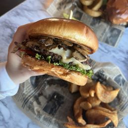 mushroom swiss burger