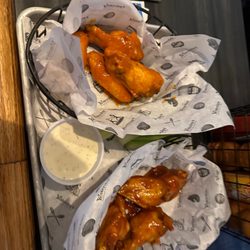 Yesterday's Creekside Tavern - Chicken Wings