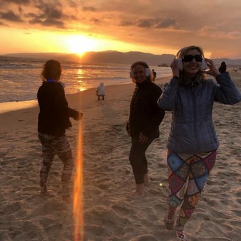 Beach Yoga SoCal - Yoga Near Me - Santa Monica, California