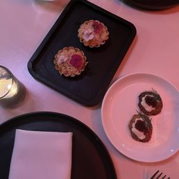 squash wonton, caviar and dill cracker