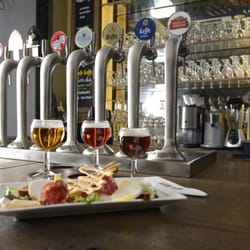 Cafe Leffe - De nombreuses bières d'abbaye Leffe a découvrir...