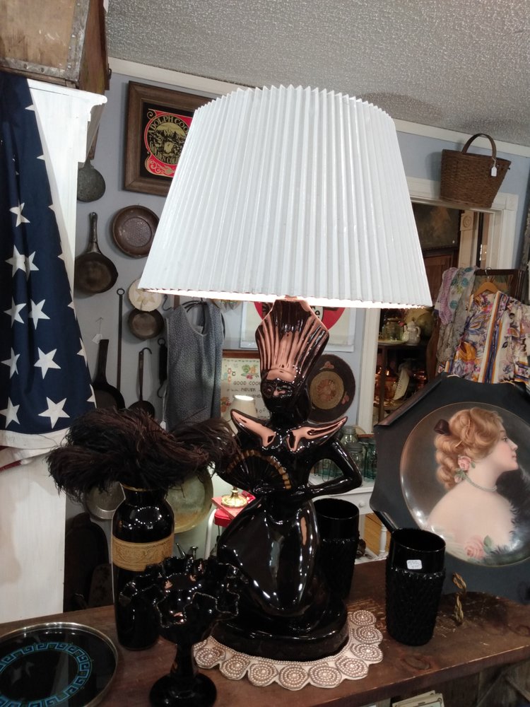 Antique Accents Image