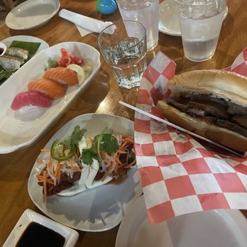 Zushirito - Banh mi beef, banh bao pork, salmon and tuna nigiri, gyoza - Sushi Bars Near Me - Brentwood, Tennessee Zushirito - Banh mi beef, banh bao pork, salmon and tuna nigiri, gyoza - Sushi Bars Near Me - Brentwood, Tennessee