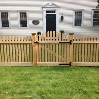 Arrow Fence - Fences & Gates Near Me - East Hampton, Connecticut