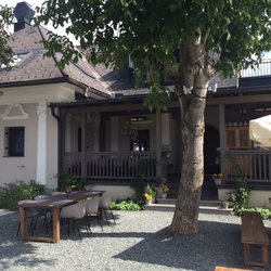Gasthaus Wispelhof - Garten mit Blickrichtung Veranda