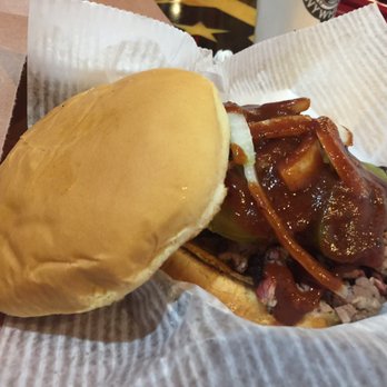 Meat U Anywhere BBQ - Meat 'N' Bun Brisket - Barbeque Near Me - Grapevine, Texas