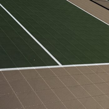 Gateway Luxury RV Resort - Special surface on racquetball courts - RV Parks Near Me - La Verkin, Utah