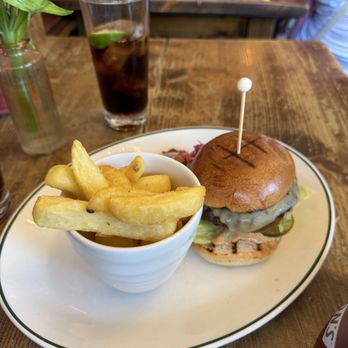 The Red Lion - Pubs Near Me - London, XGL The Red Lion - Pubs Near Me - London, XGL