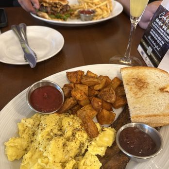 The Bourbon Pear - Yummm brunch! - Southern Near Me - Livermore, California The Bourbon Pear - Yummm brunch! - Southern Near Me - Livermore, California