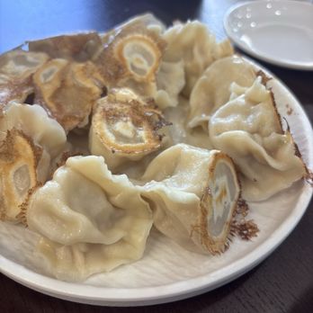 Dumpling Factory - Chicken/cabbage dumplings pan fried - Chinese Near Me - Honolulu, Hawaii