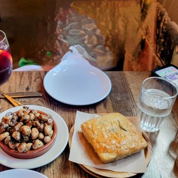 Barcelona Wine Bar - Mushrooms a la plancha, house made focaccia and red sangria. - Tapas/Small Plates Near Me - Miami, Florida Barcelona Wine Bar - Mushrooms a la plancha, house made focaccia and red sangria. - Tapas/Small Plates Near Me - Miami, Florida