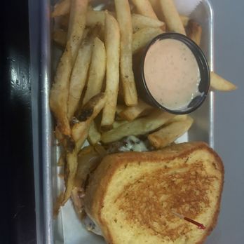 Johnny Huston's - Garlic Patty Melt - pretty good - Seafood Near Me - Navarre, Florida