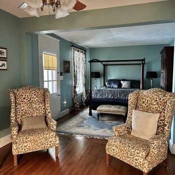 Forest Oaks - Vine Cottage - Bed & Breakfast Near Me - Natural Bridge, Virginia Forest Oaks - Vine Cottage - Bed & Breakfast Near Me - Natural Bridge, Virginia