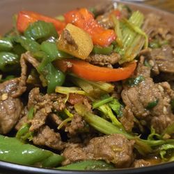 Hunan Noodle 湖南嗦粉 - Stir fried beef