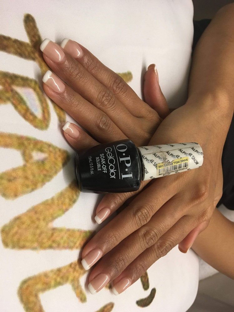 COSMOPOLISHED NAIL SALON AND SPA 12 Photos 13 President's Avenue