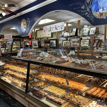Erick Schat's Bakkery - pastry case - Bakeries Near Me - Bishop, California Erick Schat's Bakkery - pastry case - Bakeries Near Me - Bishop, California