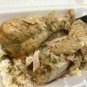 Soul Goode - Turkey wings with rice and gravy - Soul Food Near Me - Pearland, Texas Soul Goode - Turkey wings with rice and gravy - Soul Food Near Me - Pearland, Texas